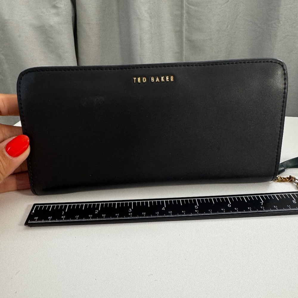 Ted Baker Smooth Zip Matinee Wallet – Black